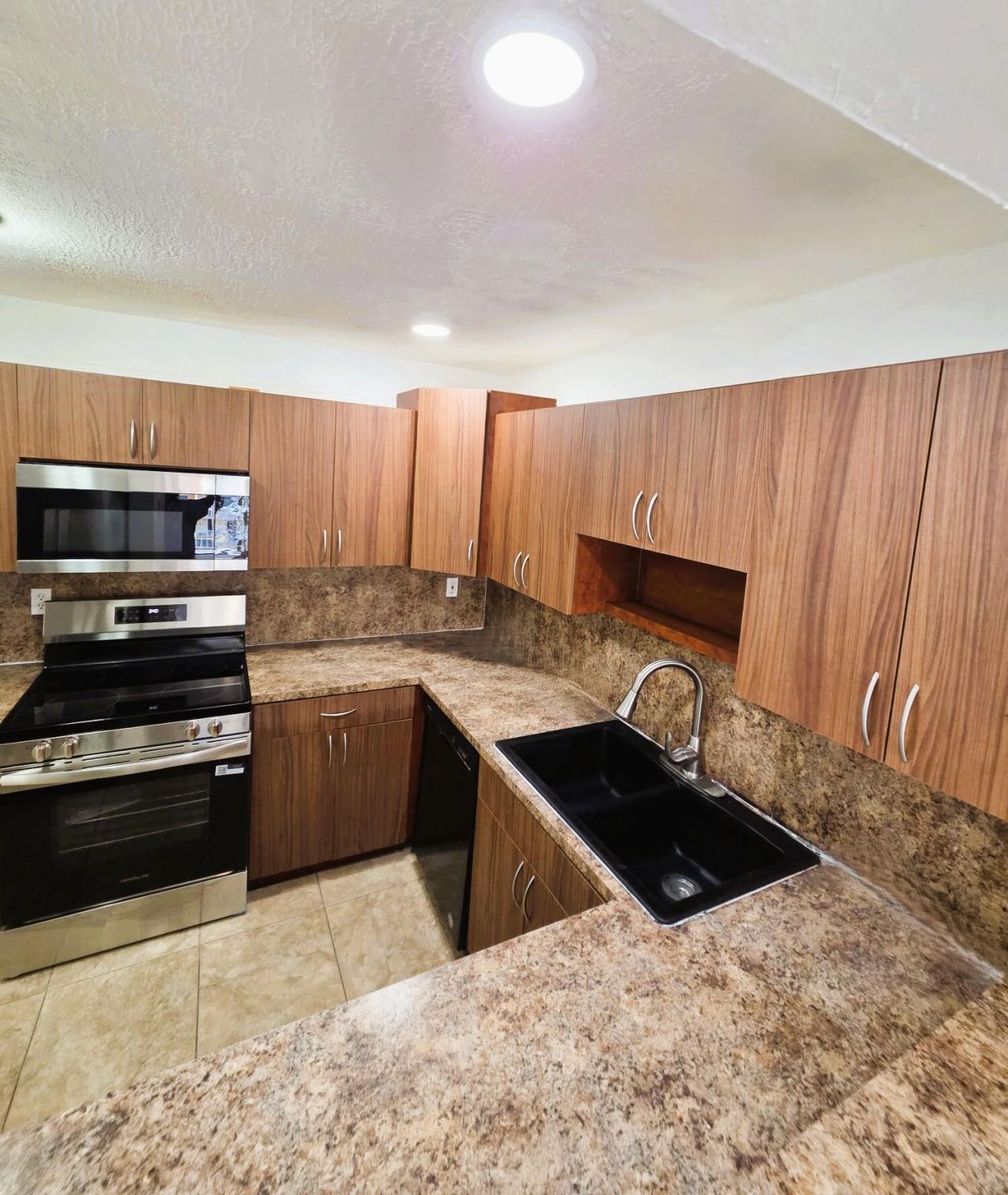 7000 NW 186th Street, Unit 4-316, Hialeah, FL 33015 Photo