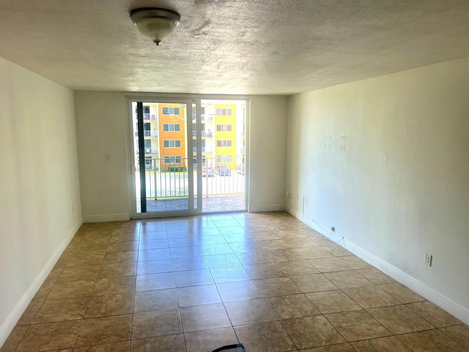 7000 NW 186th Street, Unit 4-316, Hialeah, FL 33015 Photo