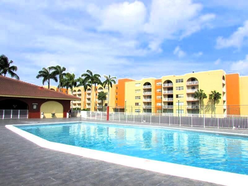 7000 NW 186th Street, Unit 4-316, Hialeah, FL 33015 Photo