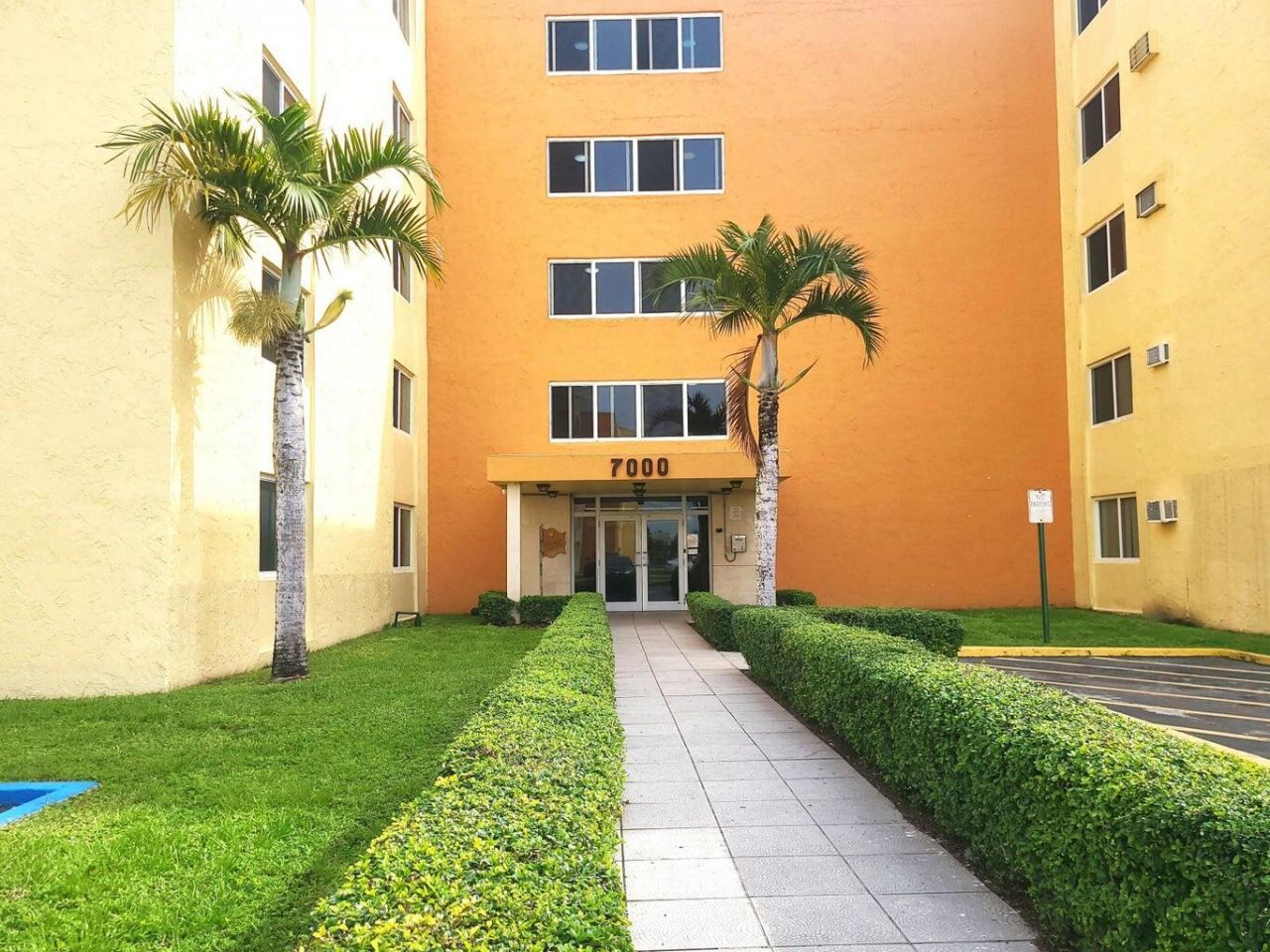 7000 NW 186th Street, Unit 4-316, Hialeah, FL 33015 Photo