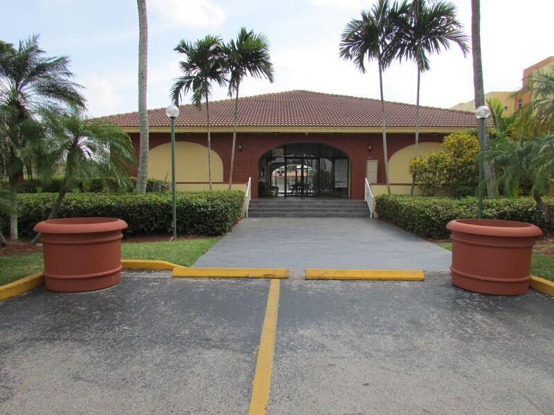 7000 NW 186th Street, Unit 4-316, Hialeah, FL 33015 Photo