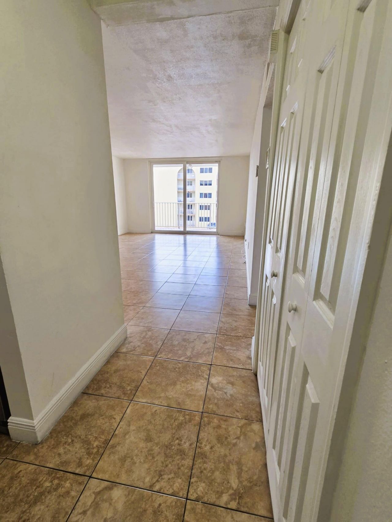 7000 NW 186th Street, Unit 4-316, Hialeah, FL 33015 Photo