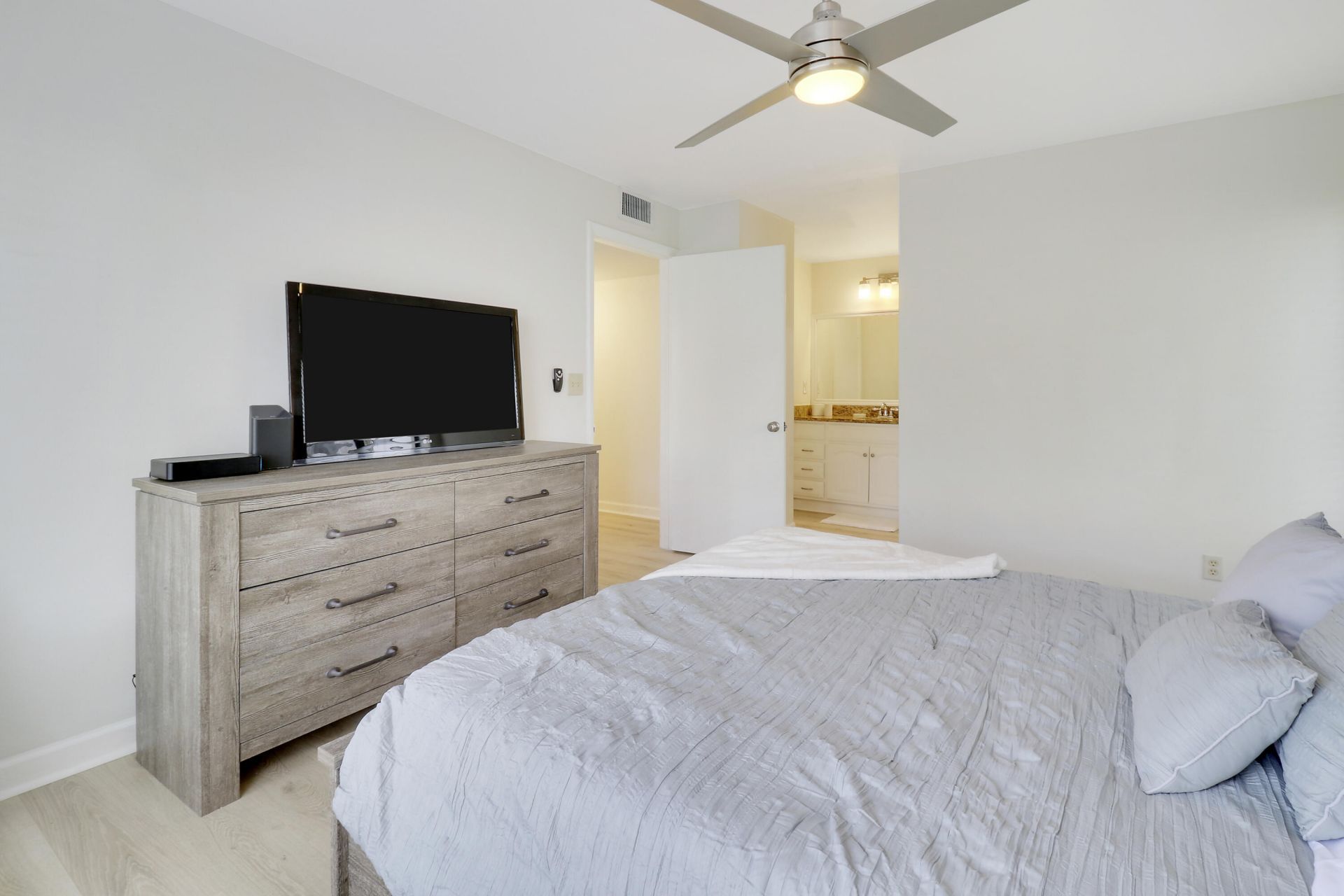 1107 Duncan Circle, Unit 102, Palm Beach Gardens, FL 33418 Photo