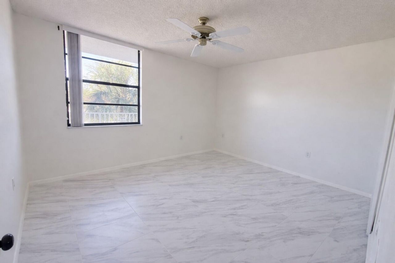 3826 Whitehall Drive, Unit 305, West Palm Beach, FL 33401 Photo