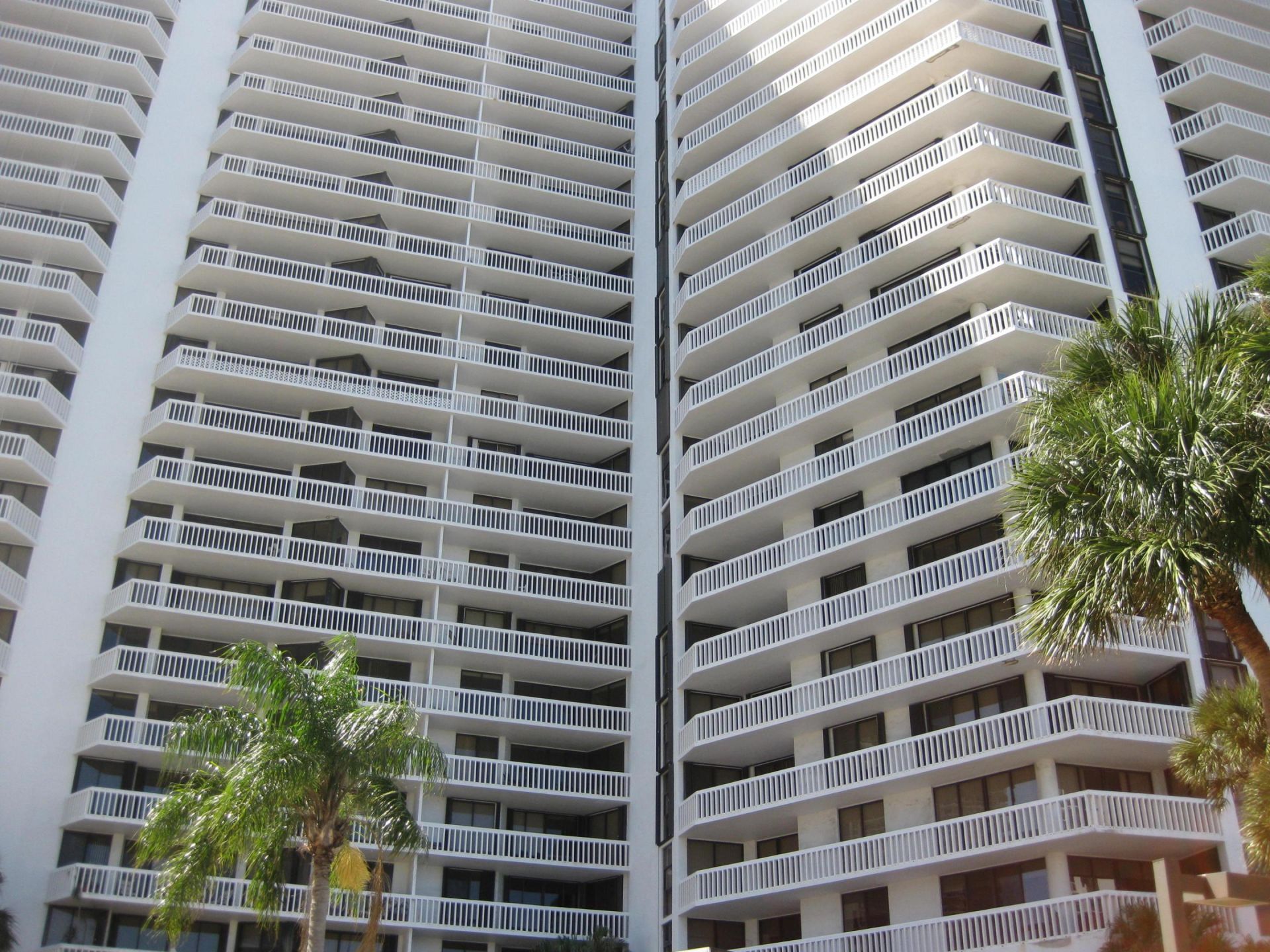 20281 E Country Club Drive E, Unit 2008, Aventura, FL 33180 Main Photo