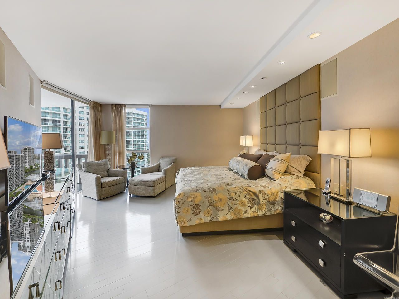 20281 E Country Club Drive E, Unit 2008, Aventura, FL 33180 Photo