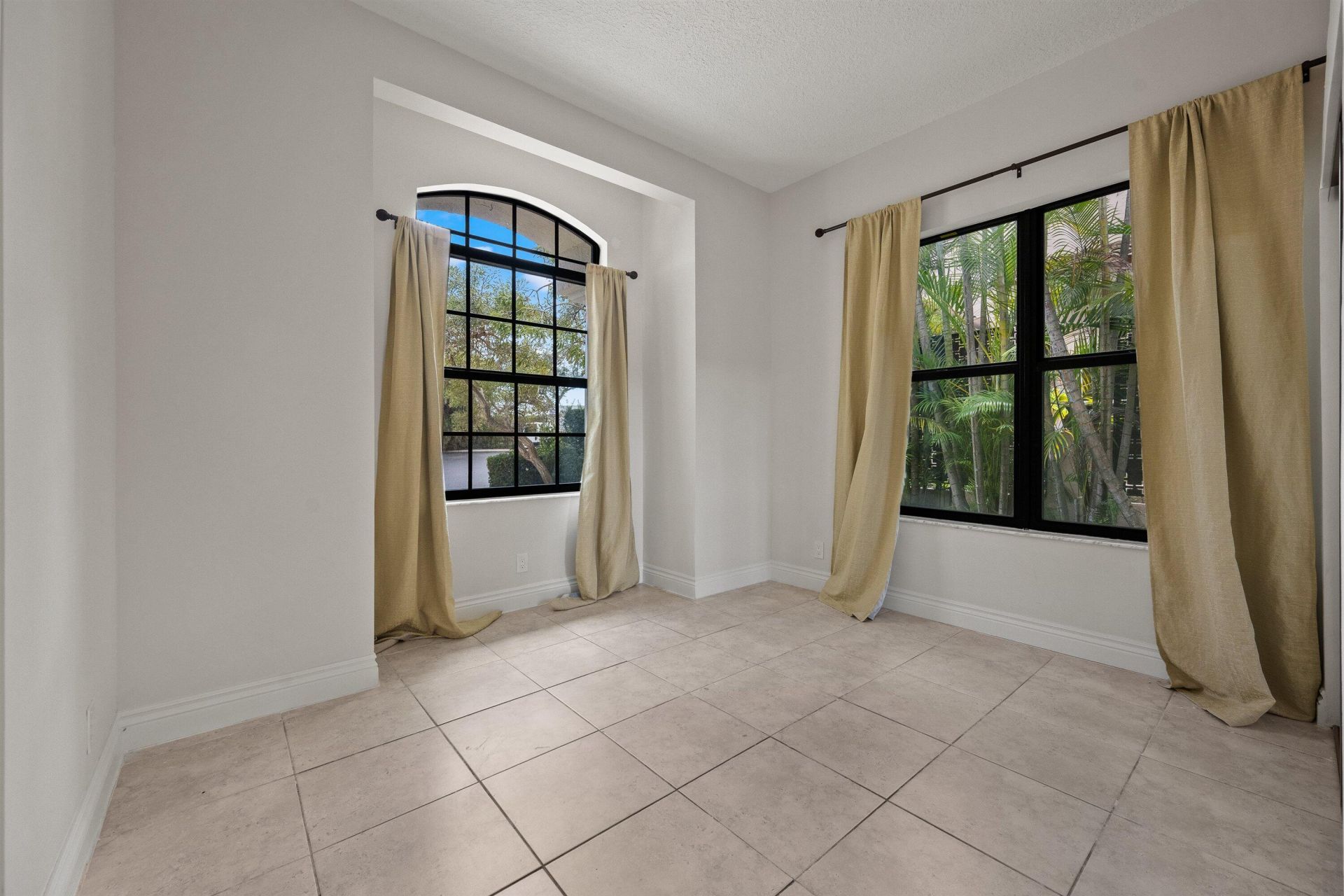 2055 Regents Boulevard, West Palm Beach, FL 33409 Photo
