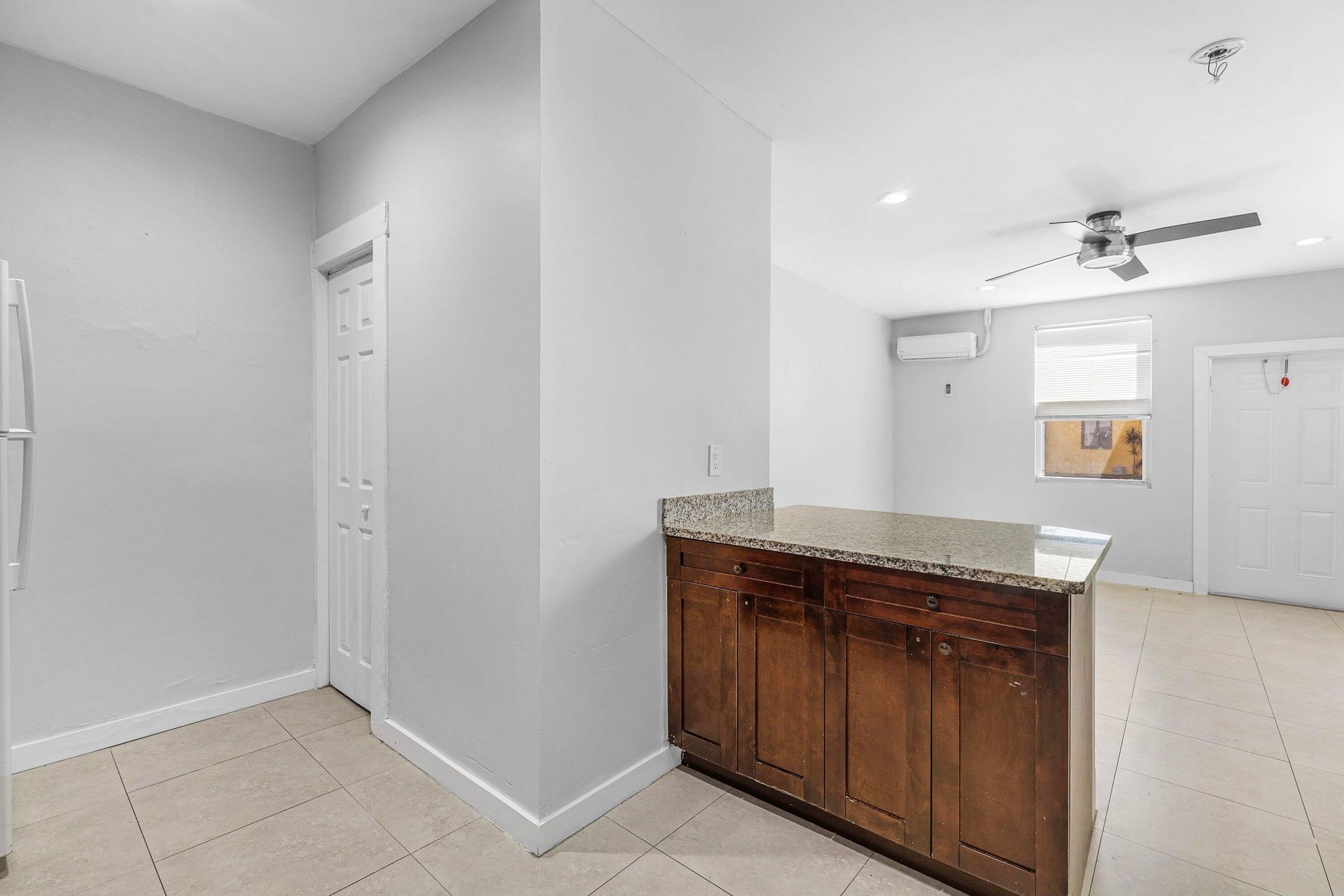 801 Dobbins Street, Unit 2, West Palm Beach, FL 33405 Photo