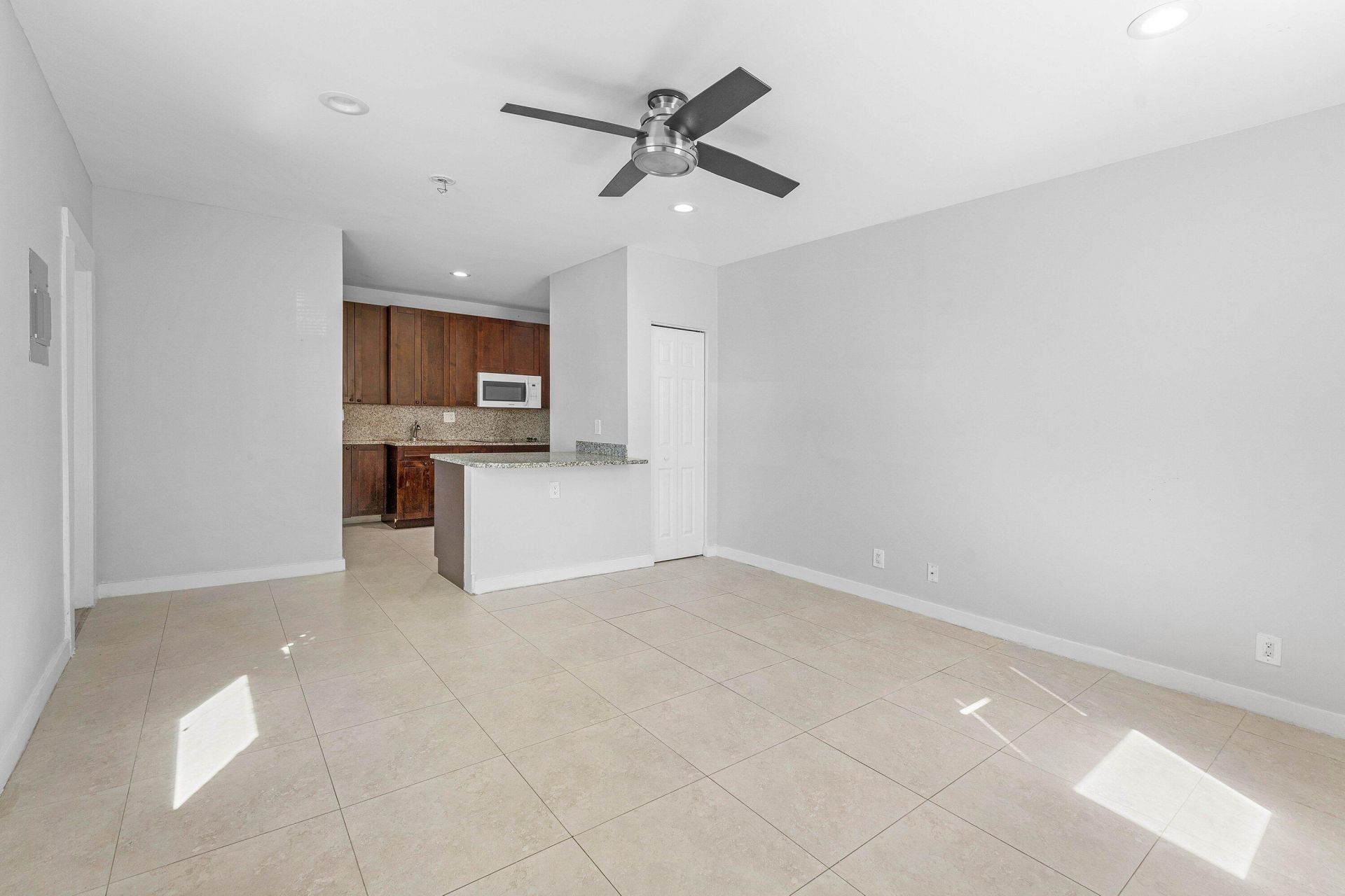 801 Dobbins Street, Unit 2, West Palm Beach, FL 33405 Photo
