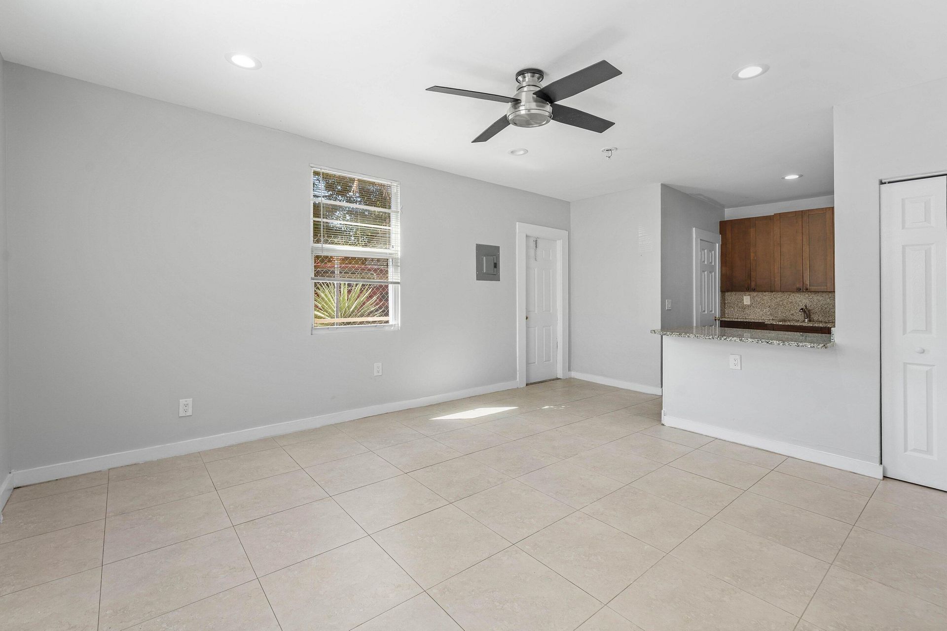 801 Dobbins Street, Unit 2, West Palm Beach, FL 33405 Photo