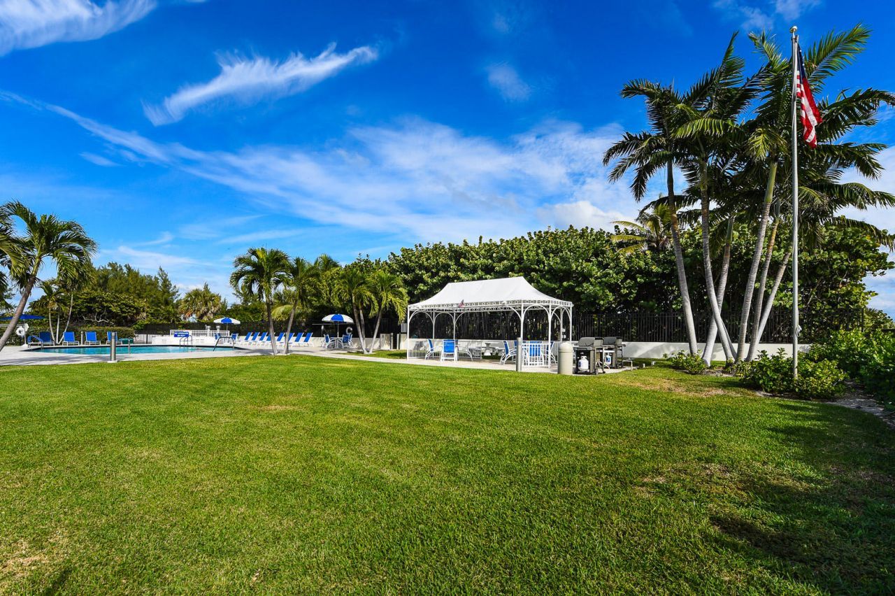 145 Ocean Avenue, Unit 303, Palm Beach Shores, FL 33404 Photo
