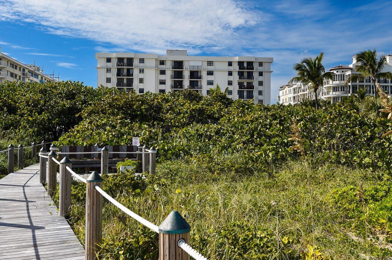 145 Ocean Avenue, Unit 303, Palm Beach Shores, FL 33404 Photo