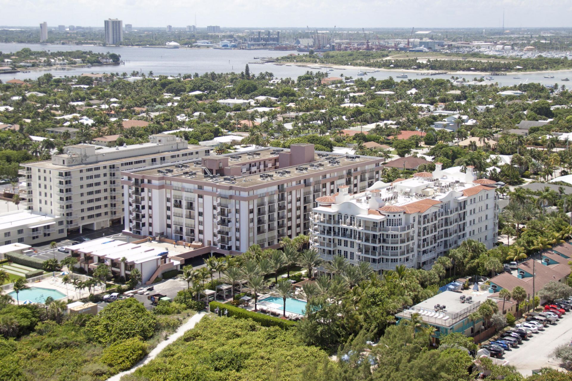 145 Ocean Avenue, Unit 303, Palm Beach Shores, FL 33404 Photo