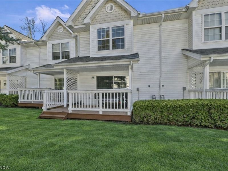 15496 Shaleside Court, Middleburg Heights, OH 44130 Photo 2