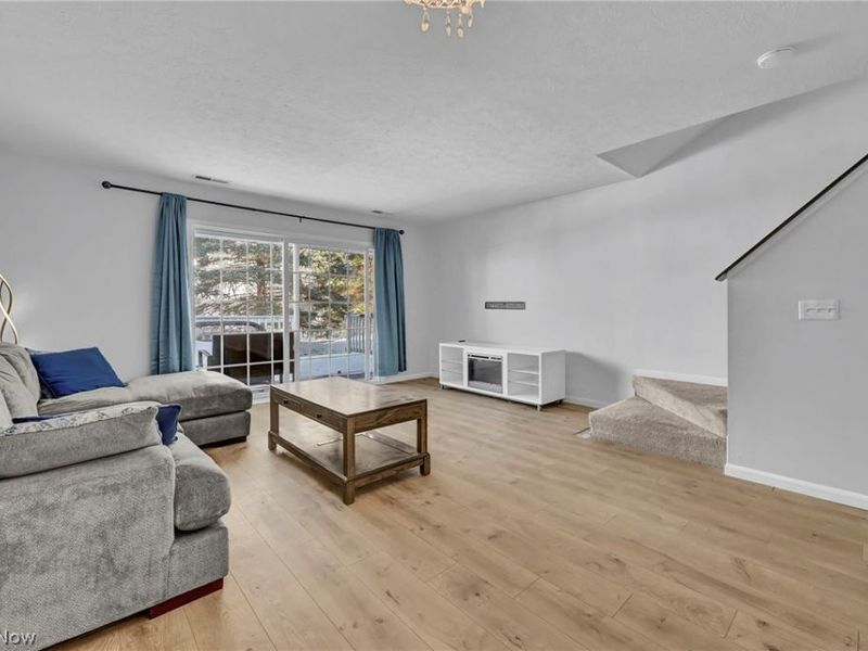 15496 Shaleside Court, Middleburg Heights, OH 44130 Photo 3