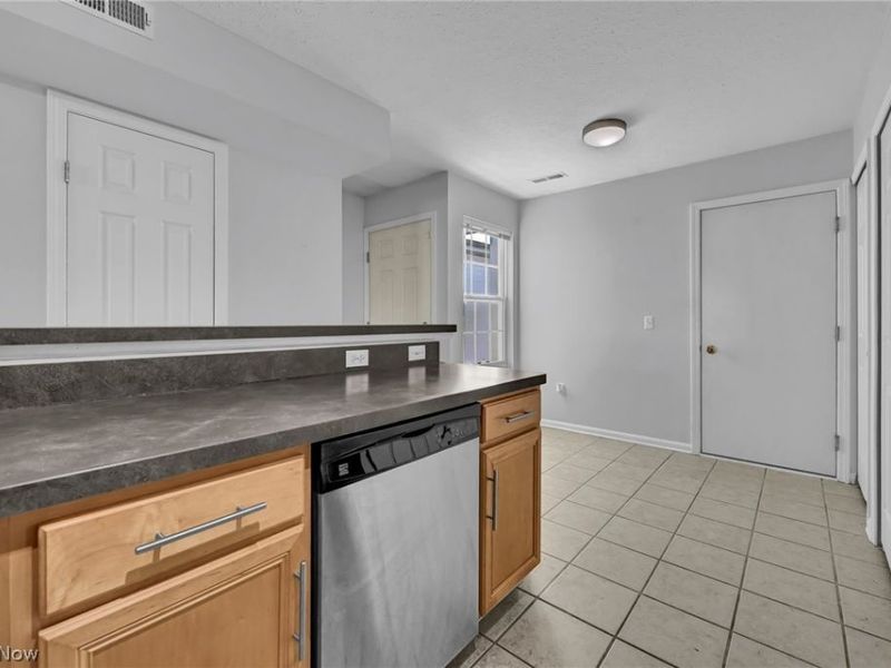 15496 Shaleside Court, Middleburg Heights, OH 44130 Photo 8