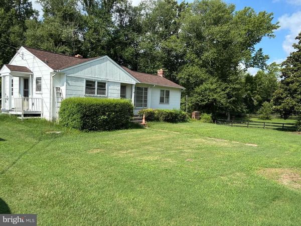 24 VIRGINIA AVENUE, FREDERICKSBURG, VA 22405