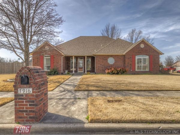 7916 N 125th East Avenue , Owasso, OK 74055