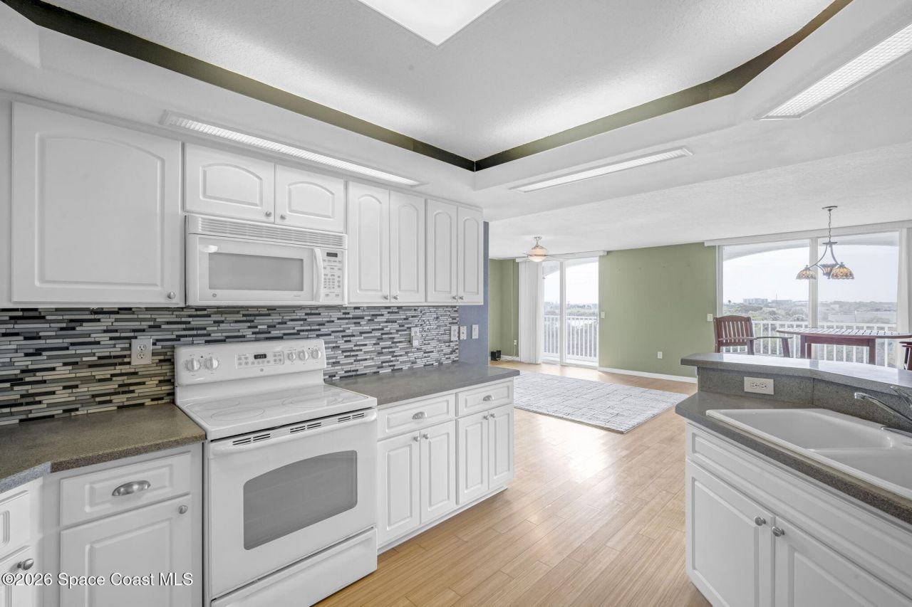 800 Del Rio Way, Unit 501, Merritt Island, FL 32953 Photo