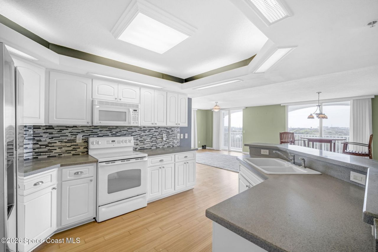 800 Del Rio Way, Unit 501, Merritt Island, FL 32953 Photo