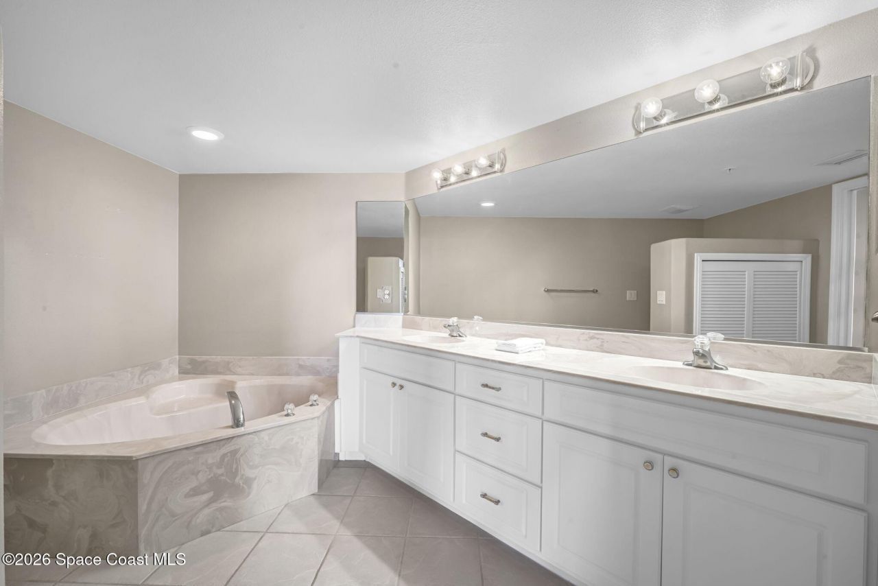 800 Del Rio Way, Unit 501, Merritt Island, FL 32953 Photo