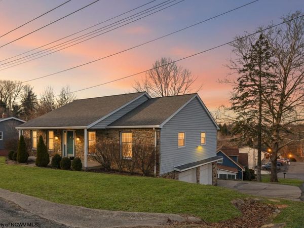 909 Cottonwood Street, Morgantown, WV 26505