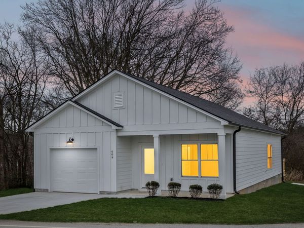 609 S Main St , Mount Pleasant, TN 38474