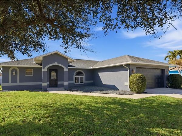 910 Gleason PKWY, CAPE CORAL, FL 33914