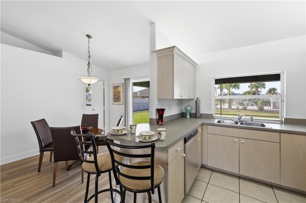 910 Gleason Pkwy, Cape Coral, FL 33914 Photo