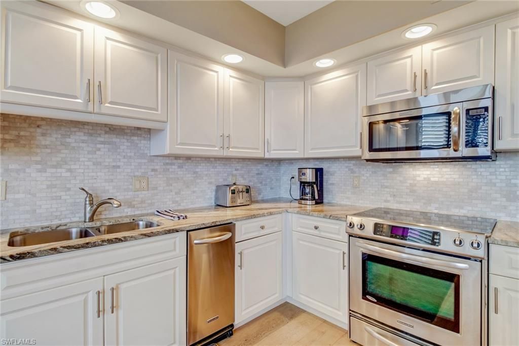 4041 Gulf Shore Blvd N, Unit PH-7, Naples, FL 34103 Photo