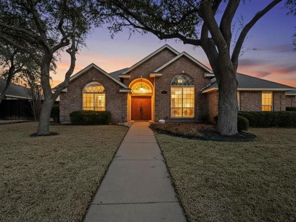 209 Brian Way, Red Oak, TX 75154