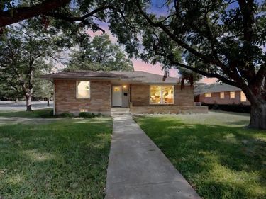 2404 Bentley Avenue, Dallas, TX 75211