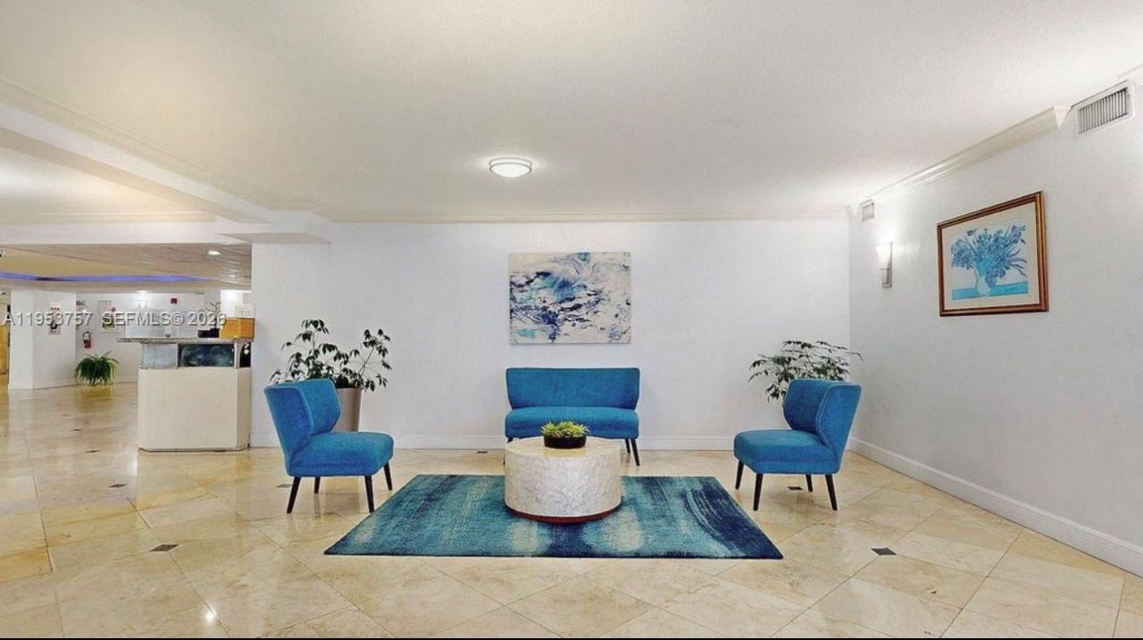 1000 Parkview Dr, Unit 528, Hallandale Beach, FL 33009 Photo