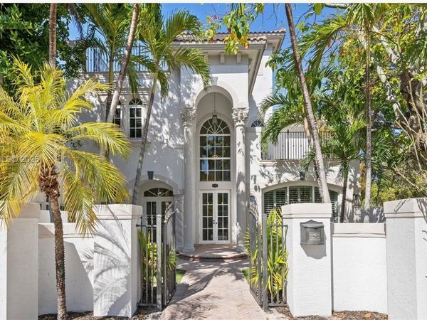 827 SE 2nd Ct, Fort Lauderdale, FL 33301