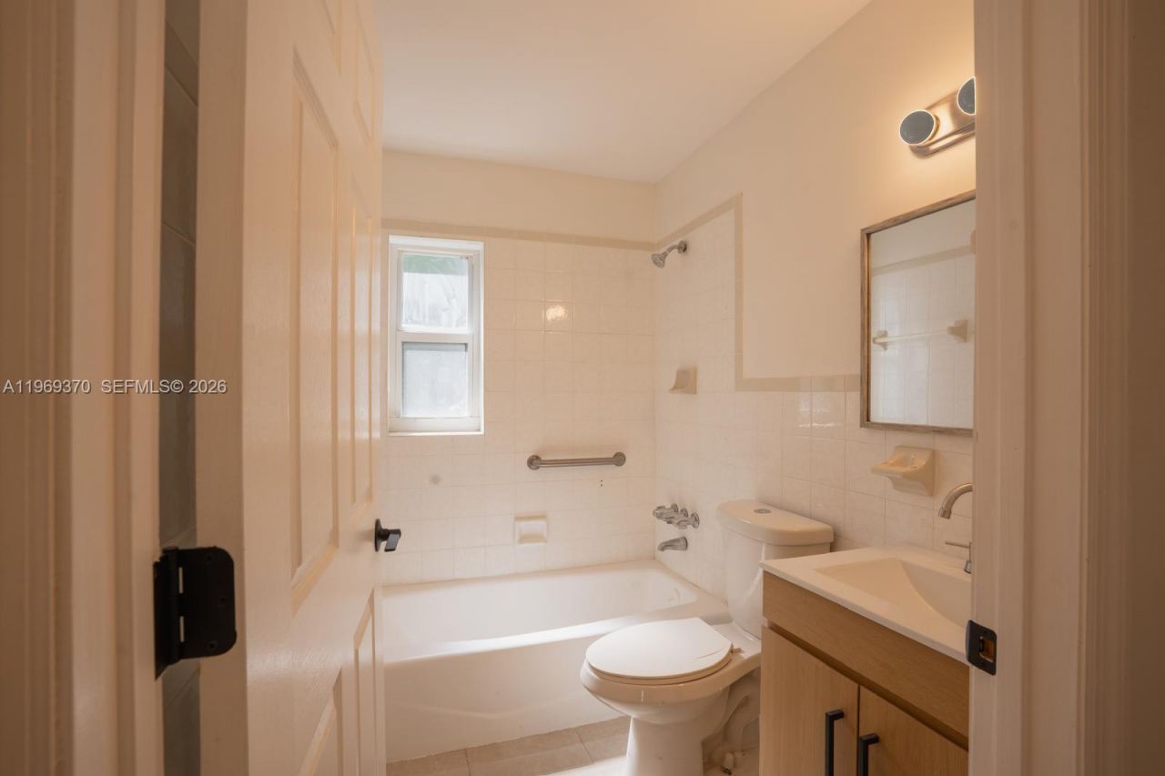 3460 NW 17th St, Lauderhill, FL 33311 Photo