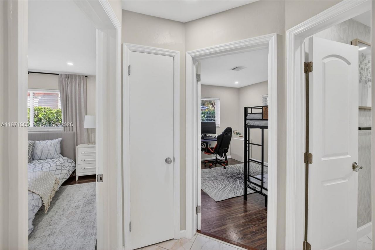 252 SW 23rd St , Fort Lauderdale, FL 33315 Photo