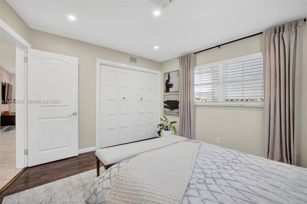 252 SW 23rd St , Fort Lauderdale, FL 33315 Photo