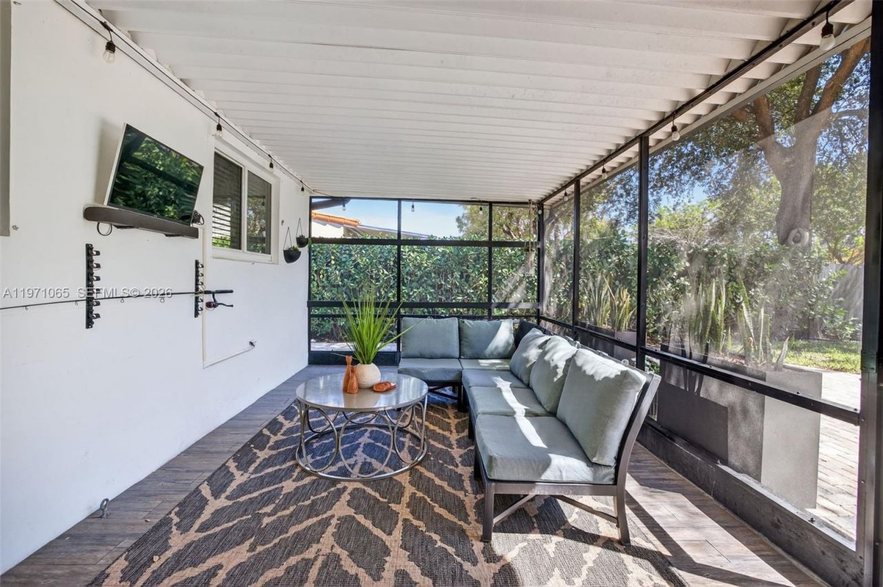 252 SW 23rd St , Fort Lauderdale, FL 33315 Photo