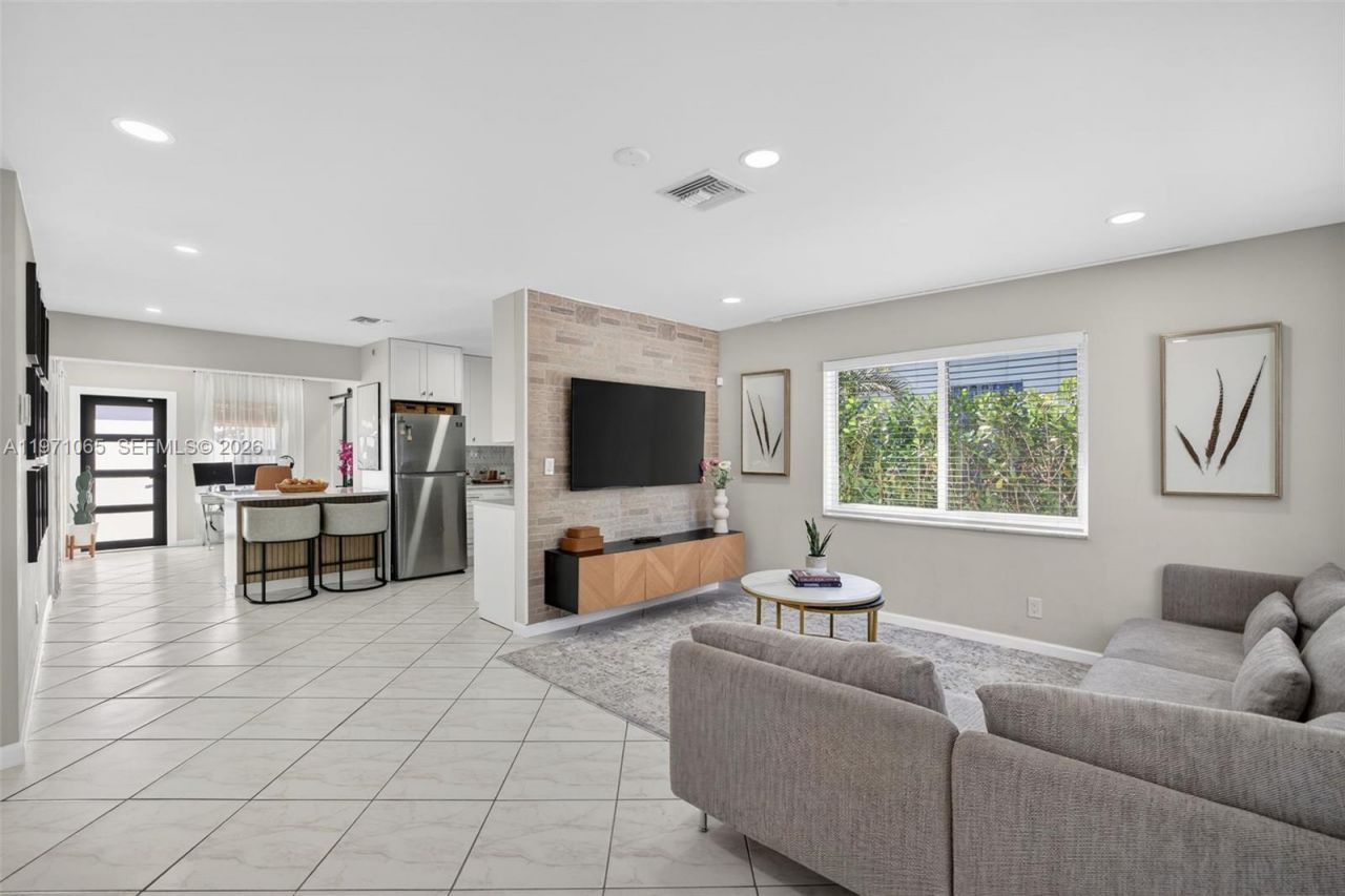 252 SW 23rd St , Fort Lauderdale, FL 33315 Photo