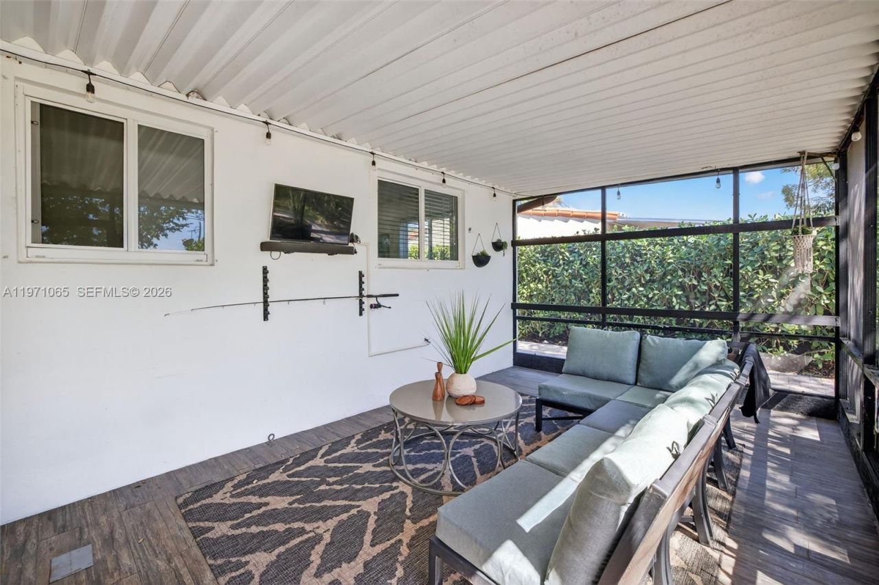 252 SW 23rd St , Fort Lauderdale, FL 33315 Photo