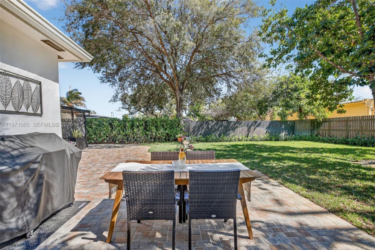 252 SW 23rd St , Fort Lauderdale, FL 33315 Photo