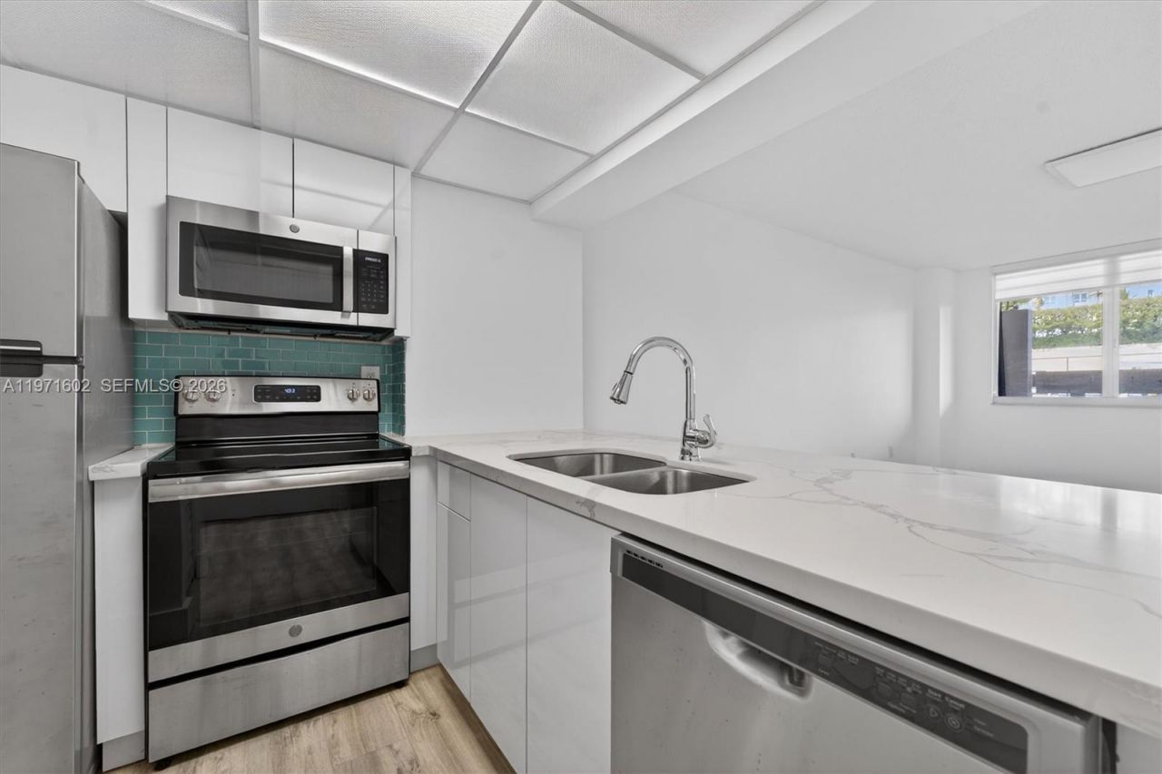 540 Brickell Key Dr , Unit 414, Miami, FL 33131 Photo