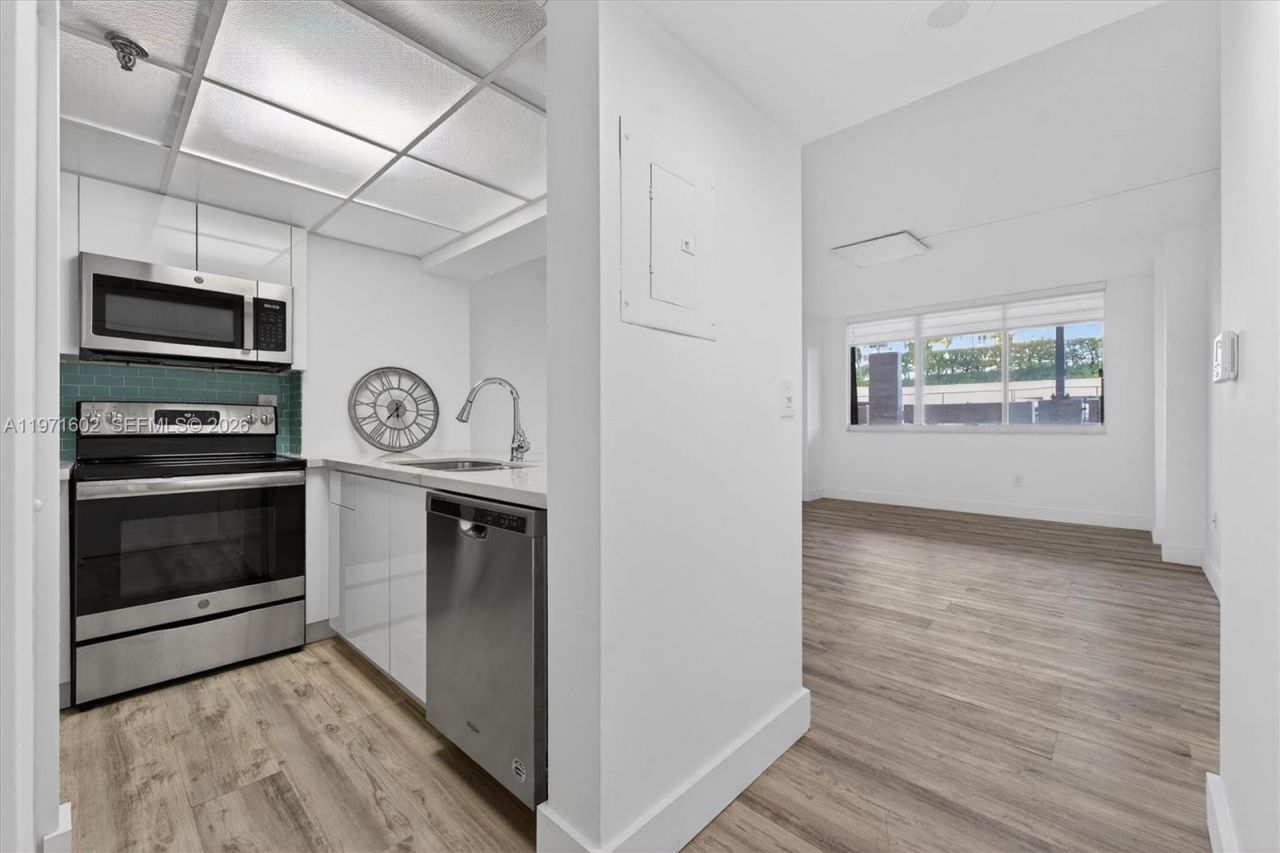 540 Brickell Key Dr , Unit 414, Miami, FL 33131 Photo