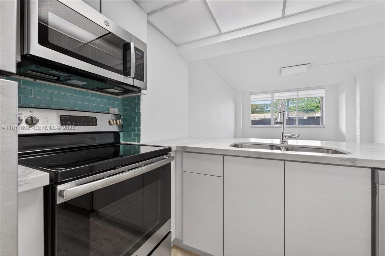 540 Brickell Key Dr , Unit 414, Miami, FL 33131 Photo