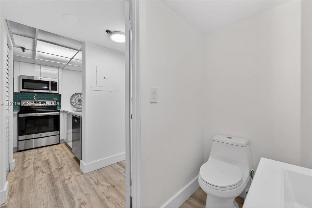 540 Brickell Key Dr , Unit 414, Miami, FL 33131 Photo