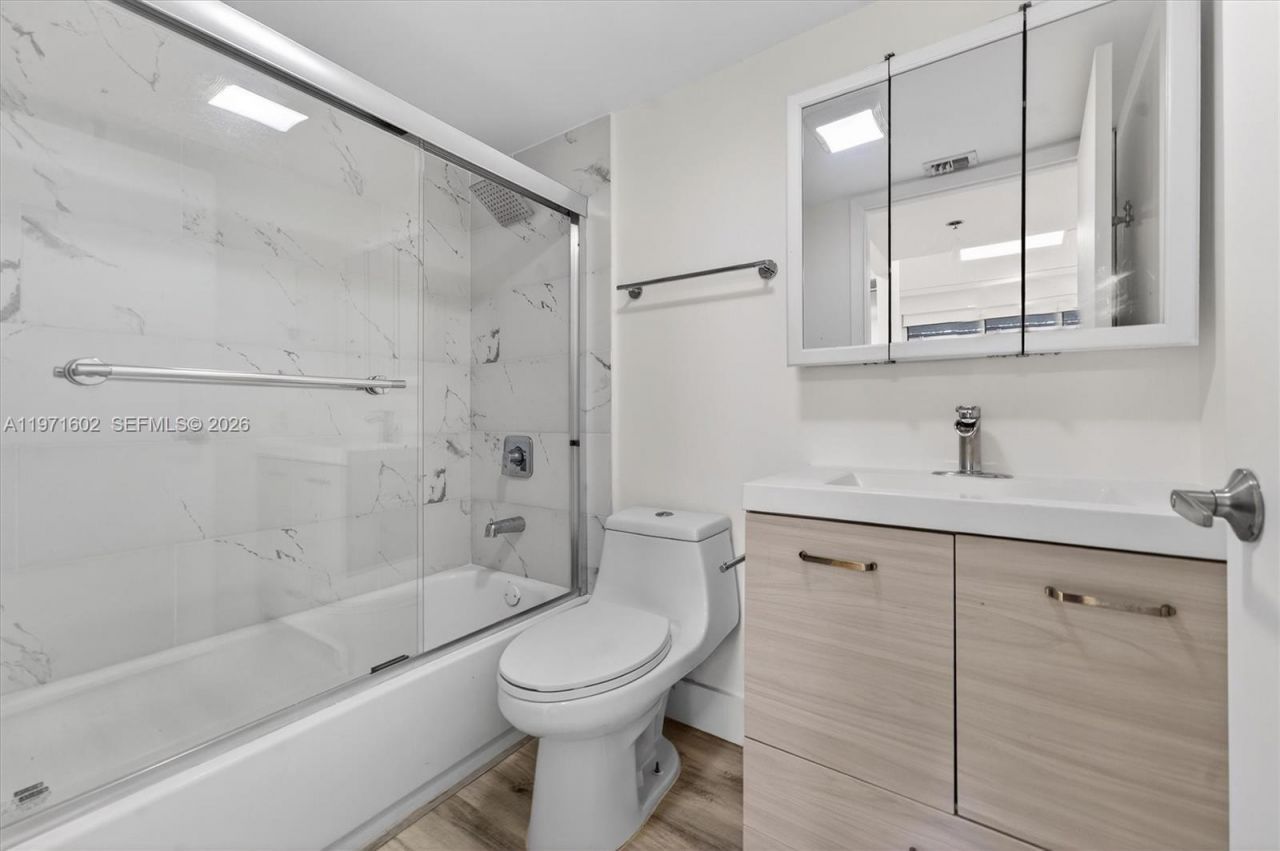 540 Brickell Key Dr , Unit 414, Miami, FL 33131 Photo