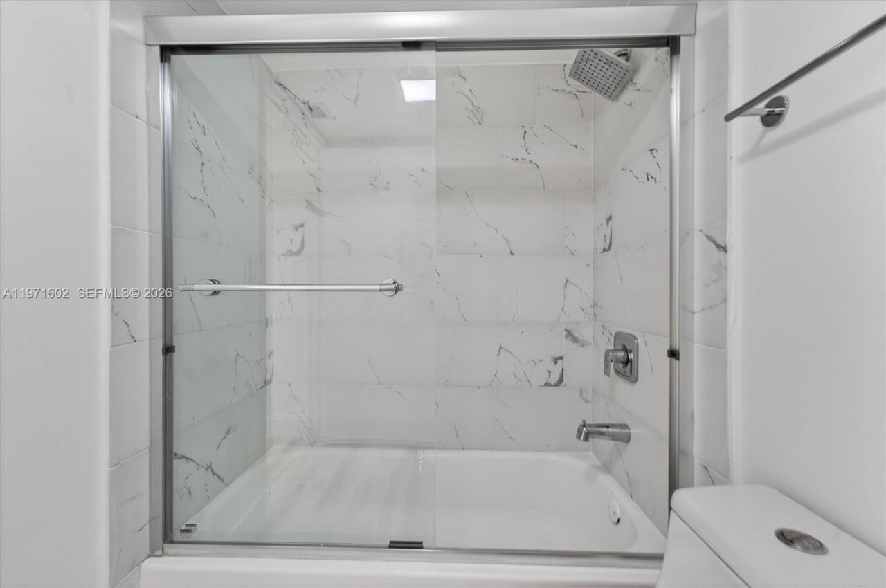 540 Brickell Key Dr , Unit 414, Miami, FL 33131 Photo