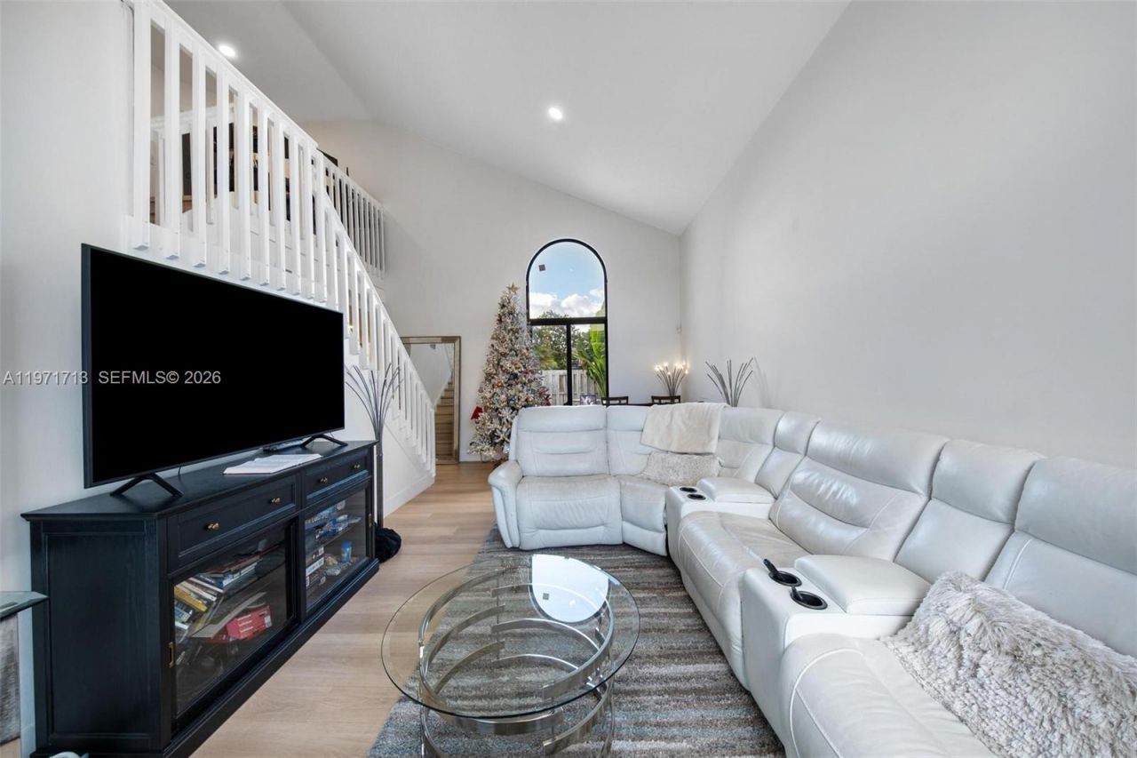 1140 SW 85th Ct, Miami, FL 33144 Photo