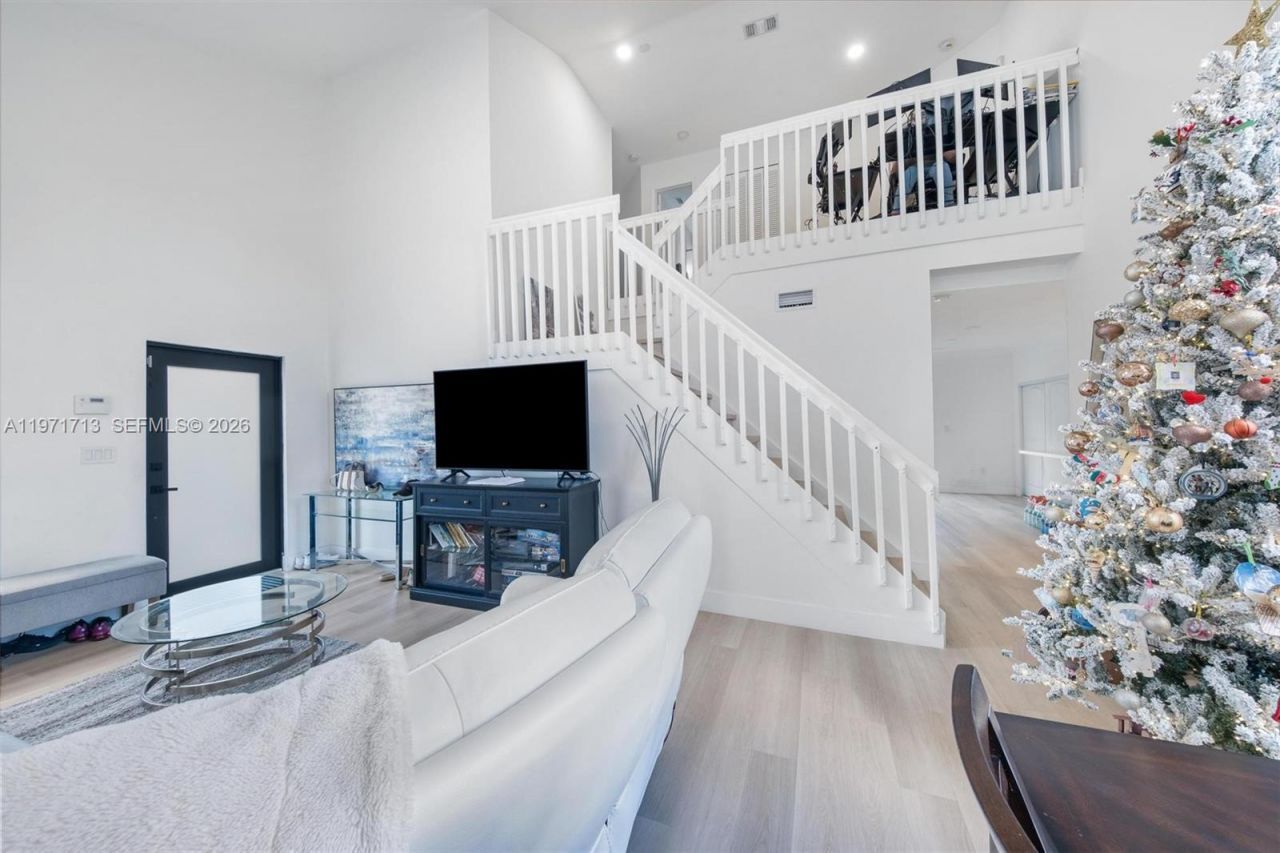 1140 SW 85th Ct, Miami, FL 33144 Photo