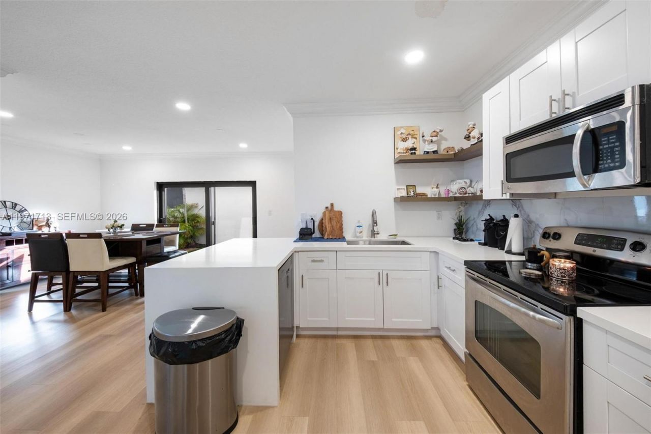 1140 SW 85th Ct, Miami, FL 33144 Photo